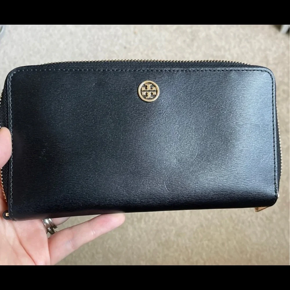Tory Burch continental wallet - Picture 1 of 7